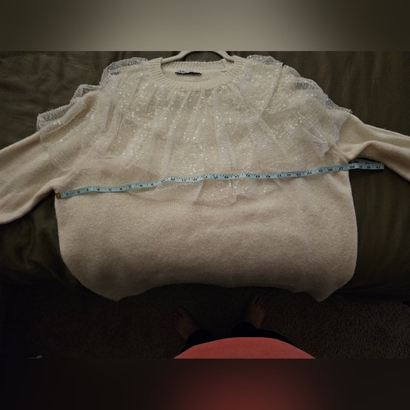 Zara Oversized Sweater with Ruffles Sequins in Cream White Size US Large - Picture 13 of 14
